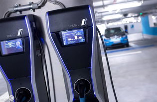 德国汉诺威一个充电站展示为使用电动汽车而开发的快速充电产品